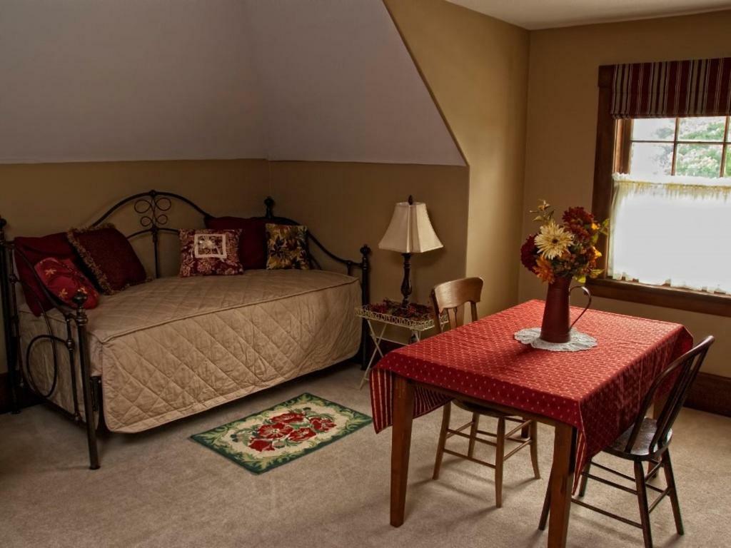 Hawthorn Bed And Breakfast Independence Ngoại thất bức ảnh